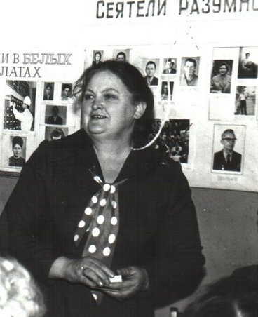 Демченко Нина Петровна, директор СШ №25